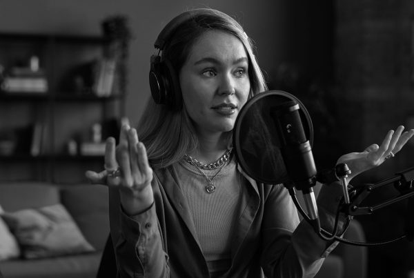 Voz en off profesional