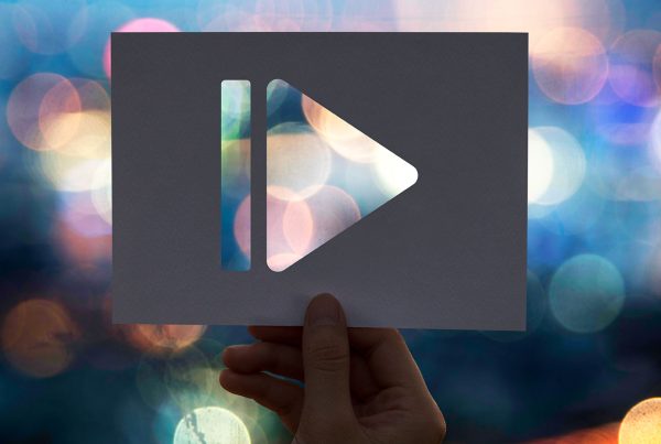 Locutores voz en off para videos explicativos